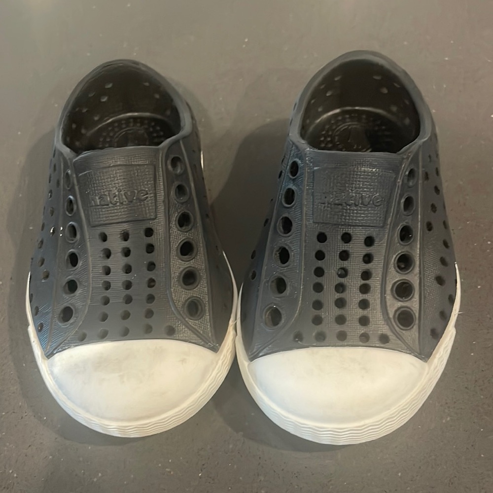 NATIVE Kids Jefferson Toddler Size C4-Black